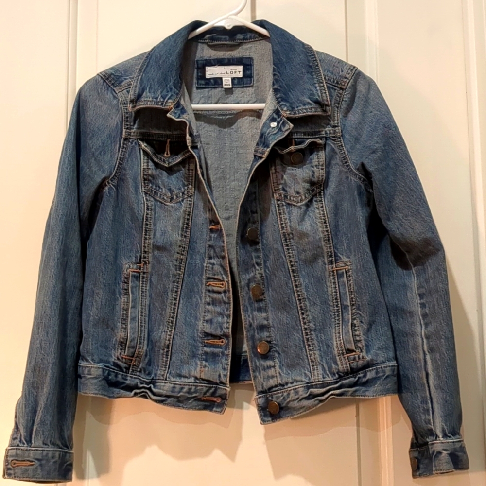 Perfect LOFT jean jacket in XXS
